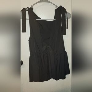 SHEIN Cute Black Top With Bow Detail